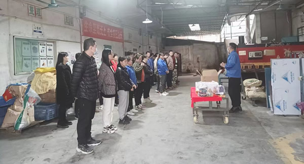 用心去孝敬，用愛去感恩--孝心無疆，愛滿廣有|廣有五金&東莞合頁