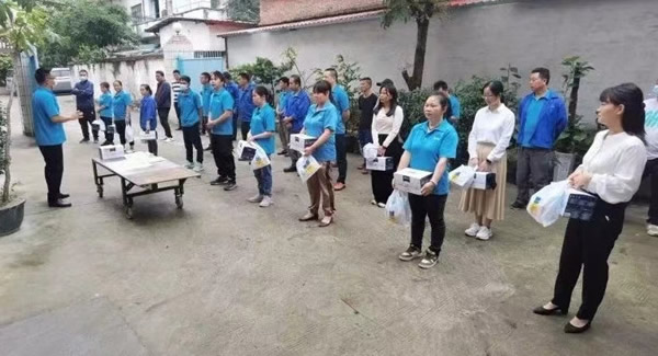 致敬勞動(dòng)者，感悟勞動(dòng)的意義|廣有五金&東莞合頁